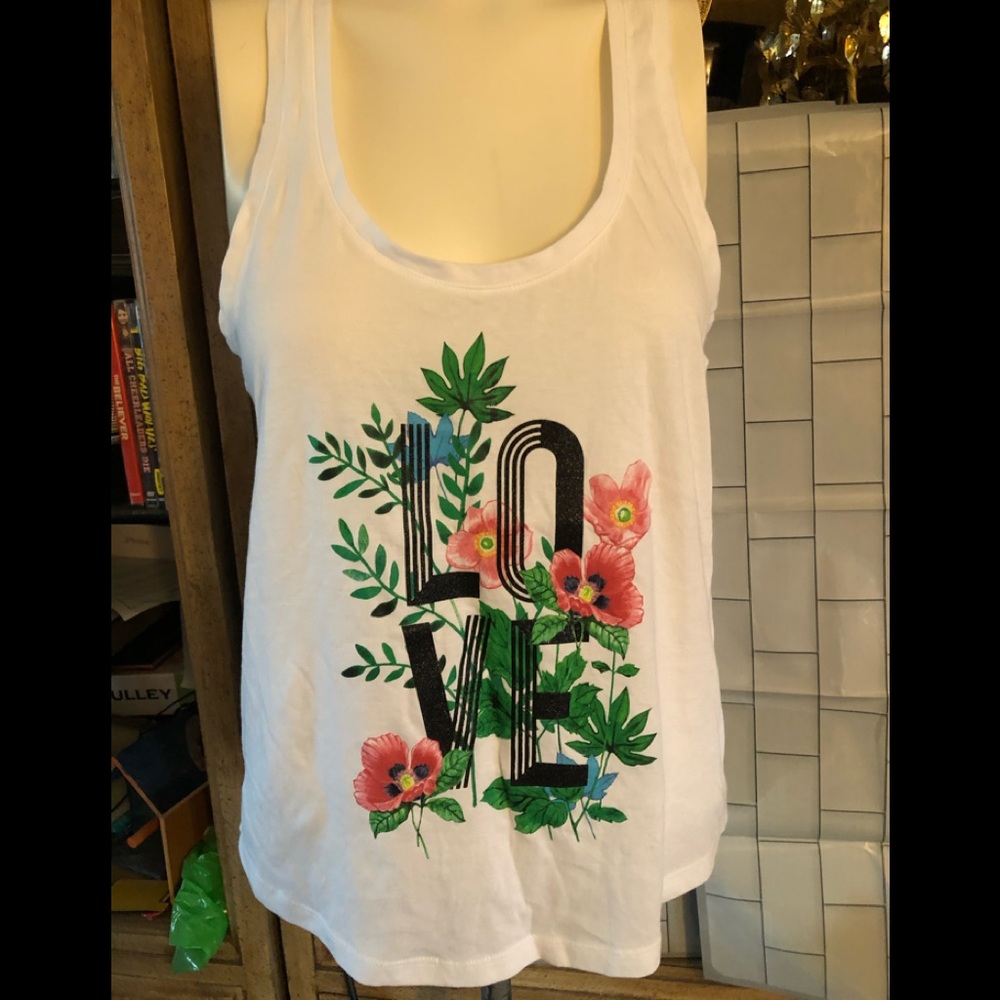 NWT VS TANK TOP